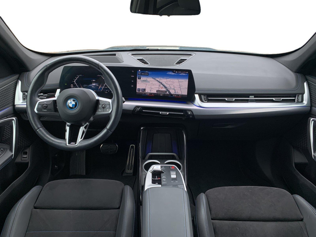 BMW iX1