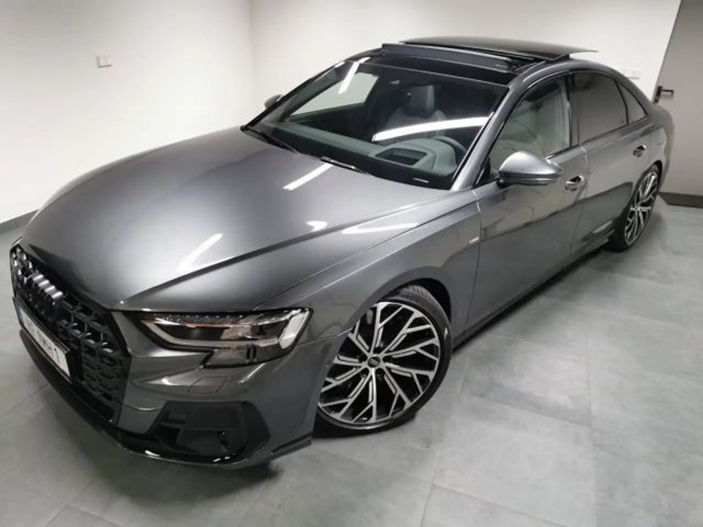 Audi S8