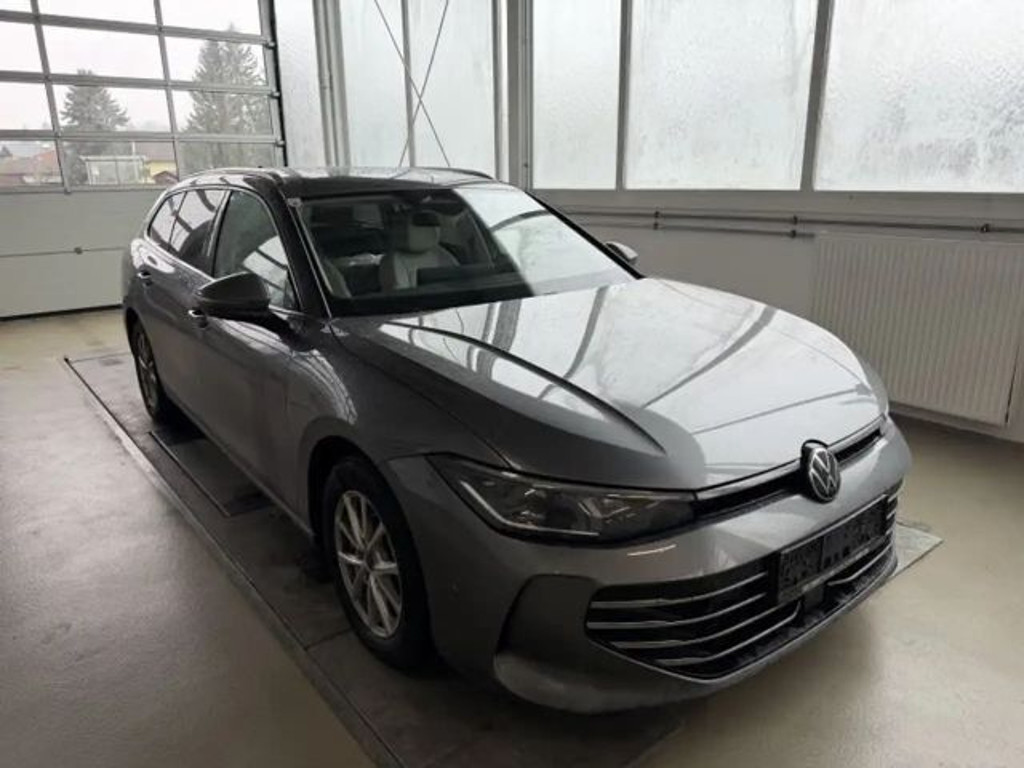 Volkswagen Passat 2024 Benzine