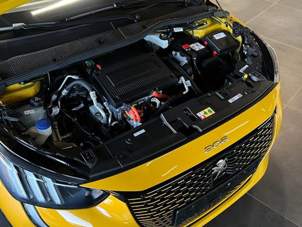 Peugeot e-208