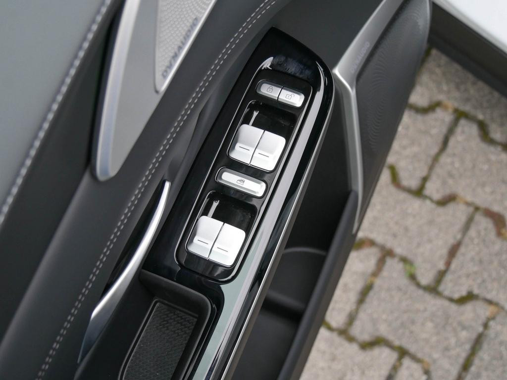 Xpeng G9