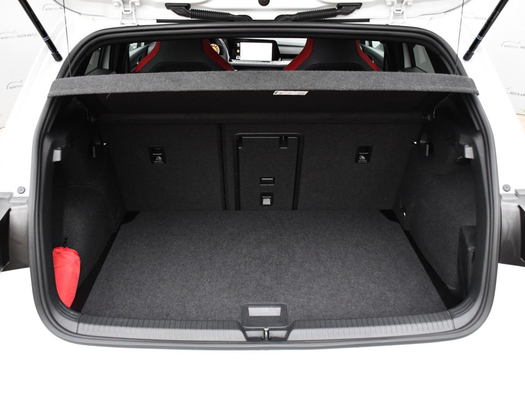 Volkswagen Golf 2023 Benzine