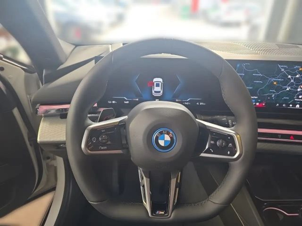 BMW i5