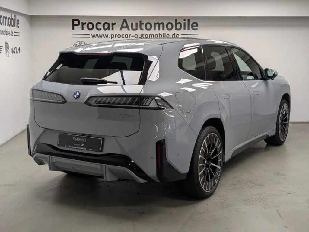 BMW iX3