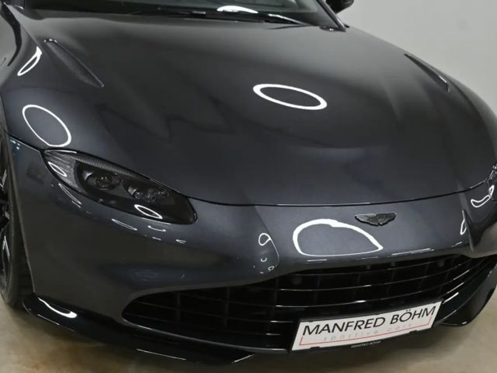 Aston Martin Vantage