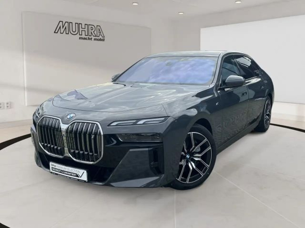 BMW i7