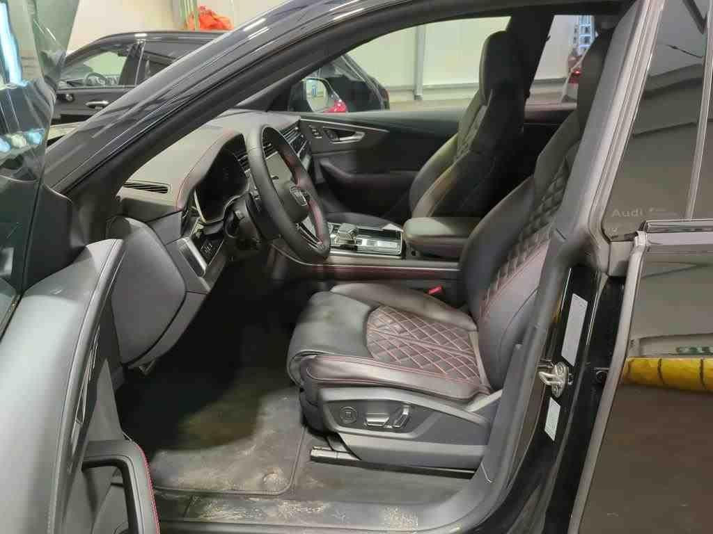 Audi SQ8