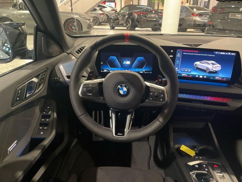 BMW M235