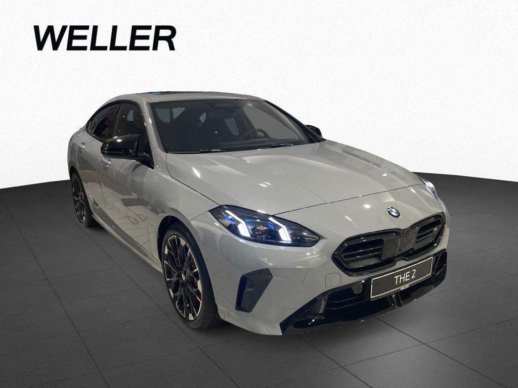 BMW M235