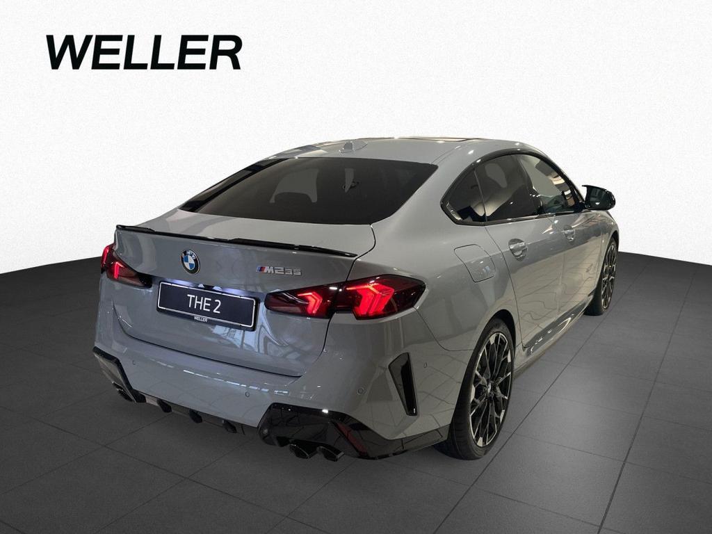 BMW M235