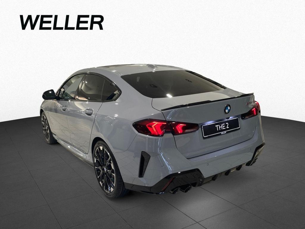 BMW M235