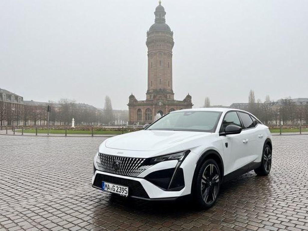Peugeot 408 2025 Hybride Benzine