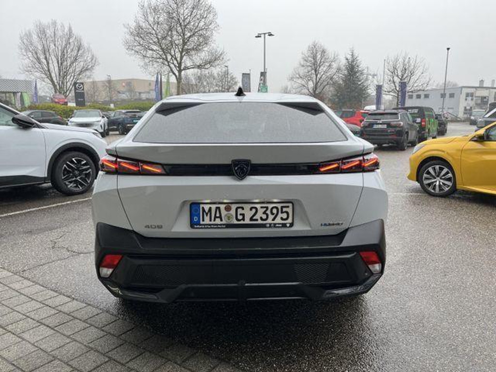Peugeot 408
