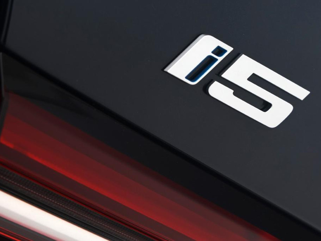 BMW i5