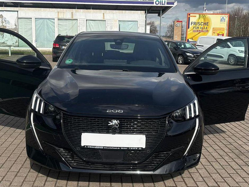 Peugeot e-208