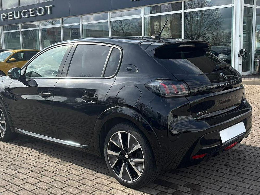 Peugeot e-208