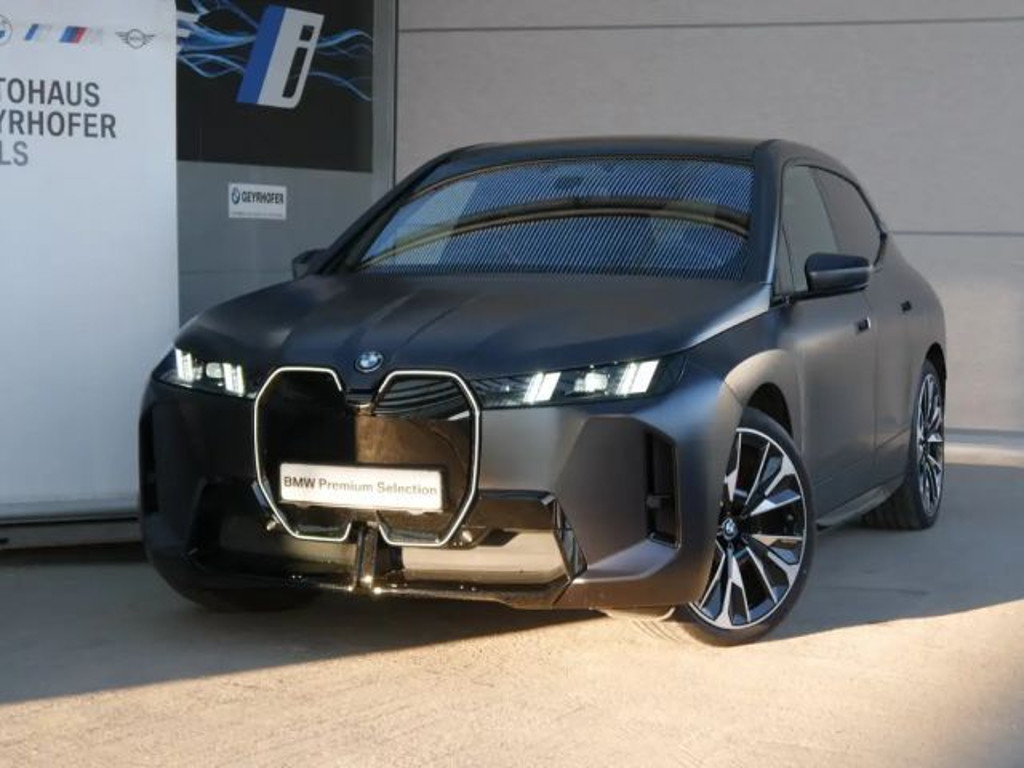 BMW iX