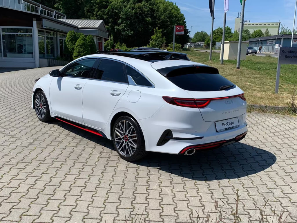 Kia ProCeed