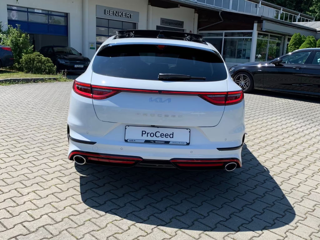 Kia ProCeed