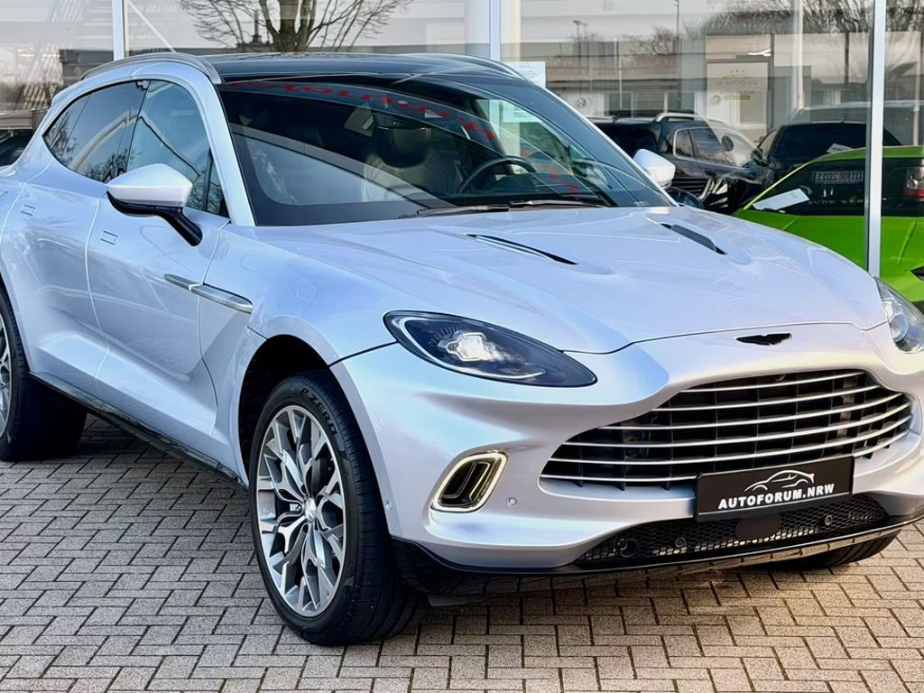 Aston Martin DBX 2022 Benzine