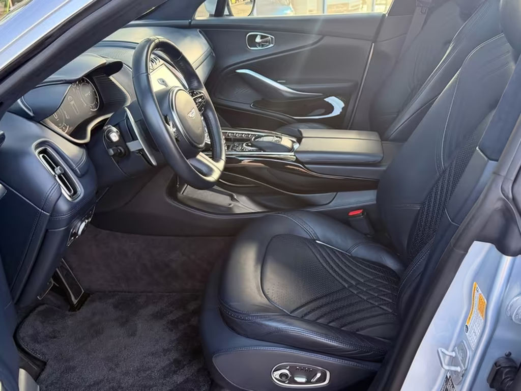 Aston Martin DBX