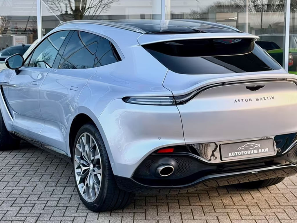 Aston Martin DBX