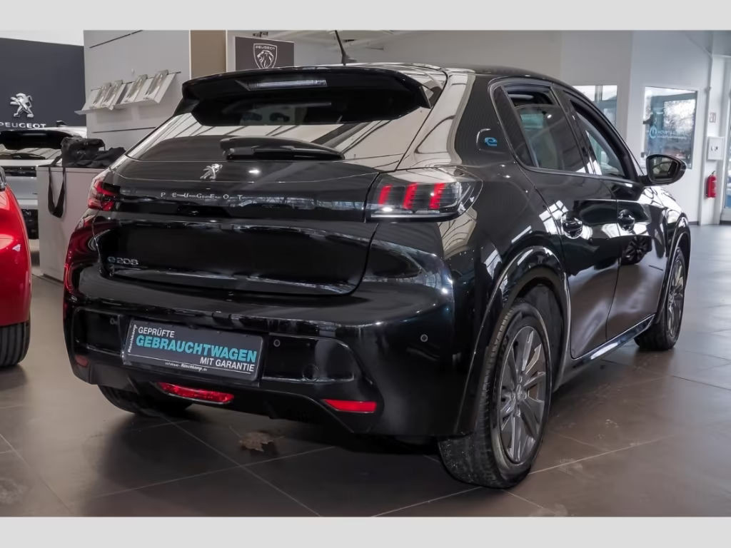 Peugeot e-208