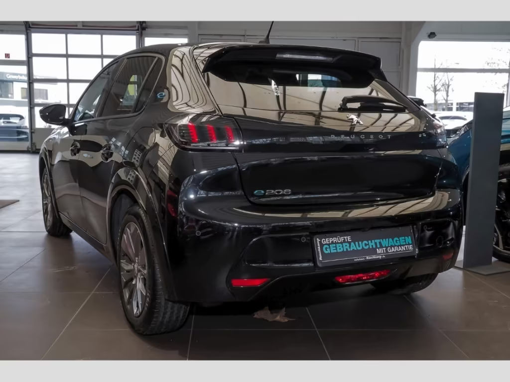 Peugeot e-208