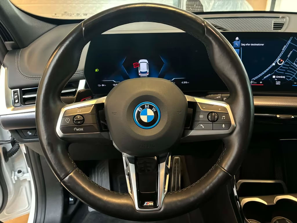BMW iX1