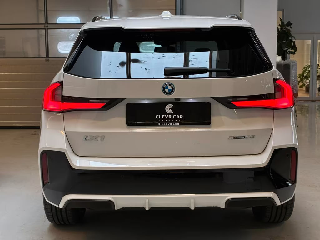 BMW iX1