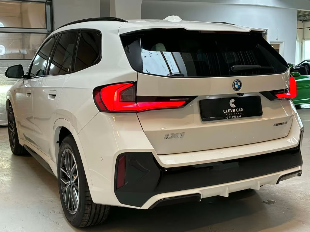 BMW iX1