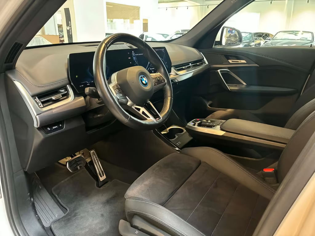BMW iX1