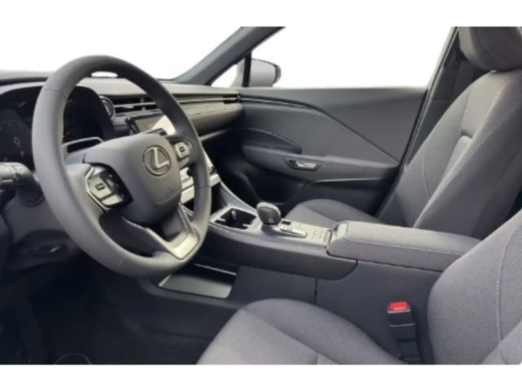 Lexus LBX