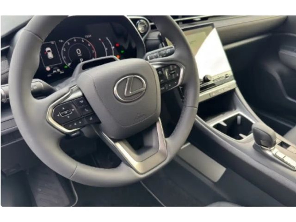 Lexus LBX