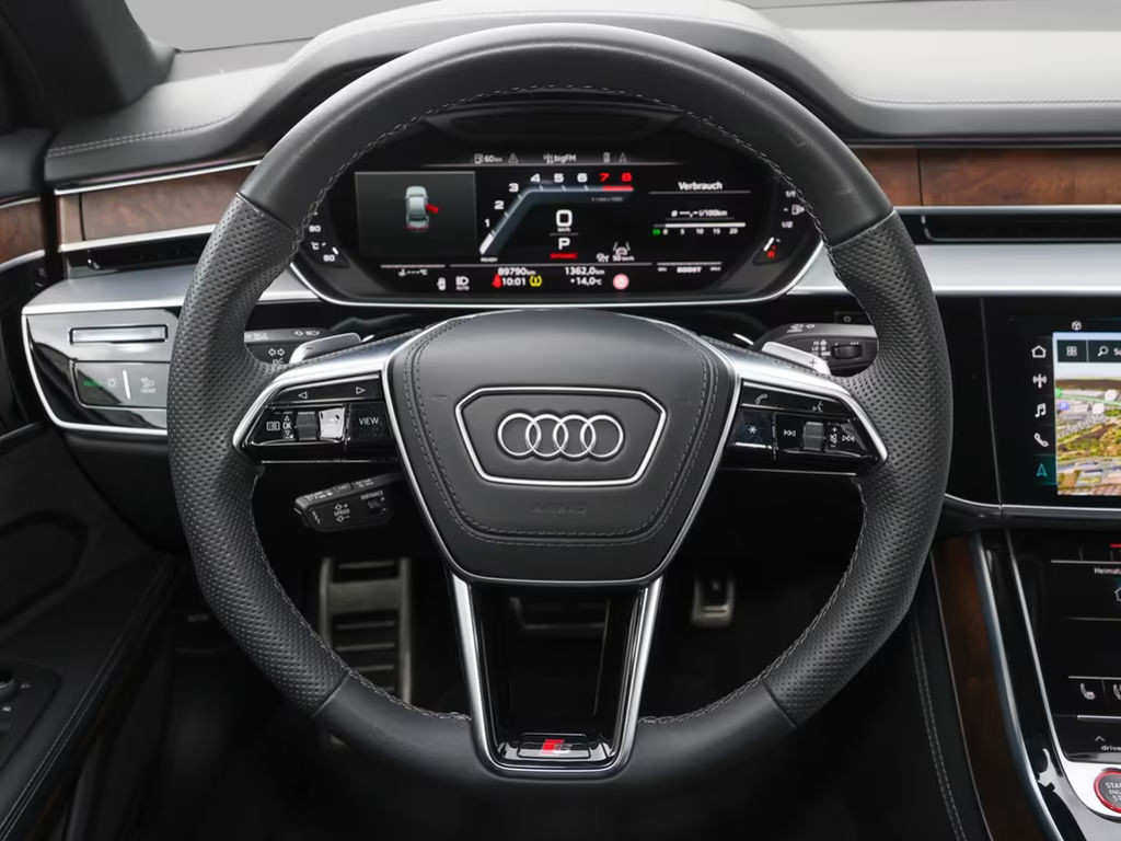 Audi S8