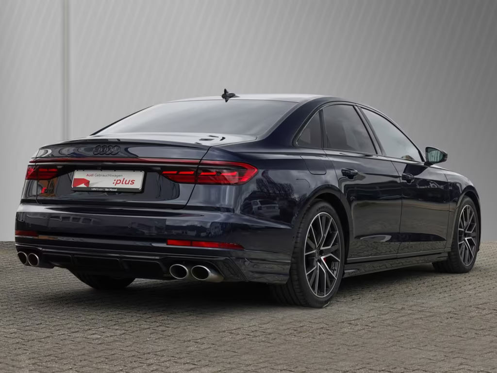 Audi S8