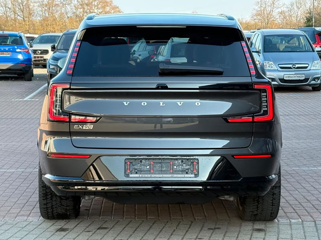 Volvo EX90