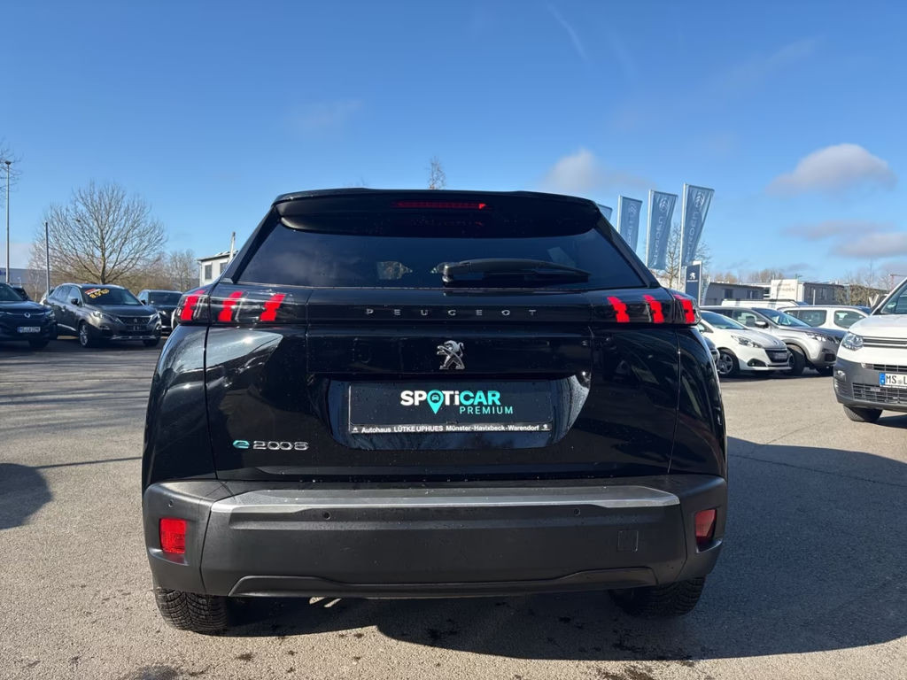 Peugeot e-2008