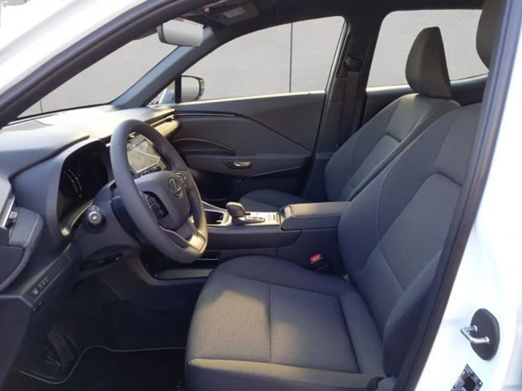 Lexus LBX