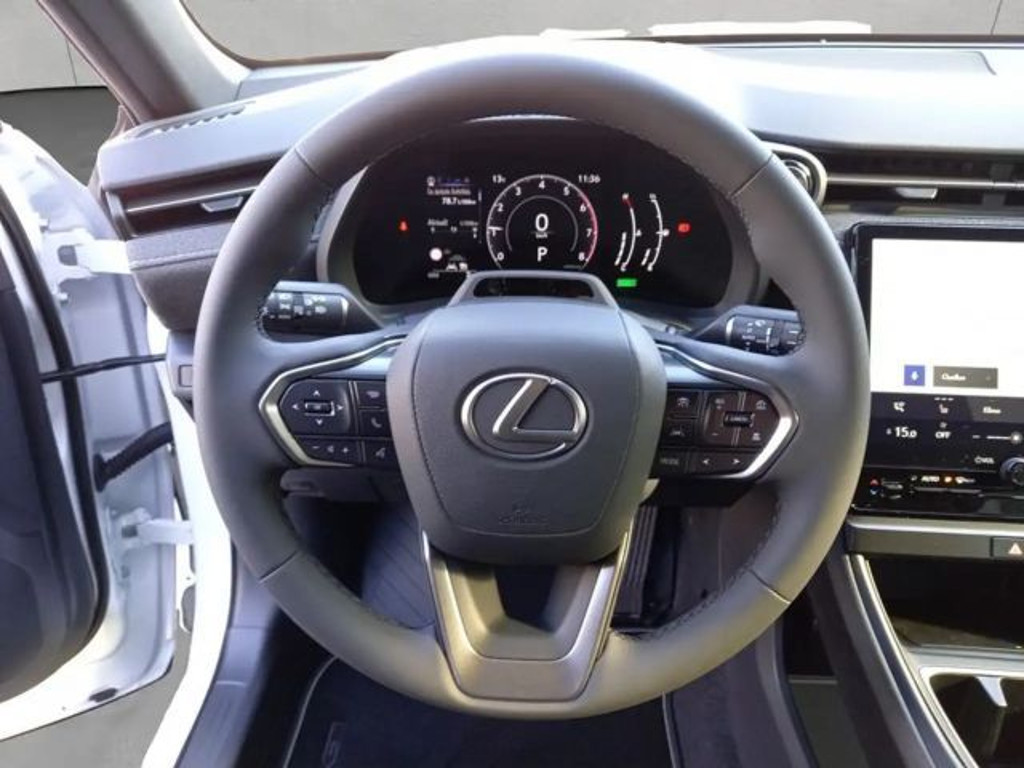 Lexus LBX
