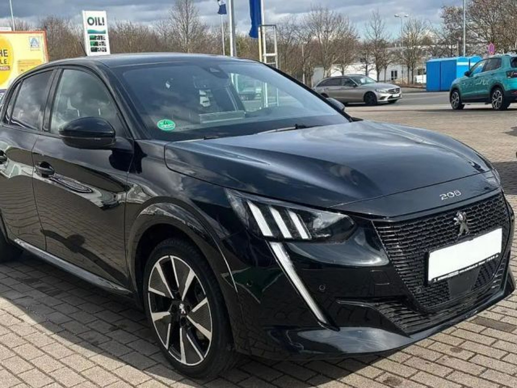Peugeot e-208