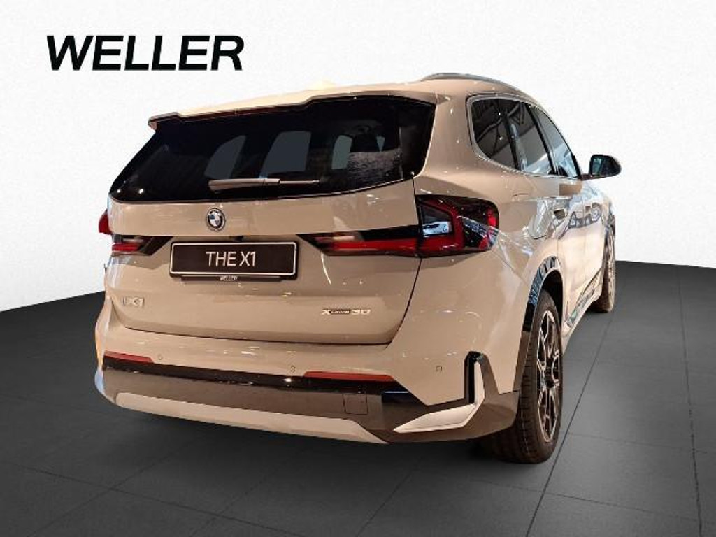 BMW iX1