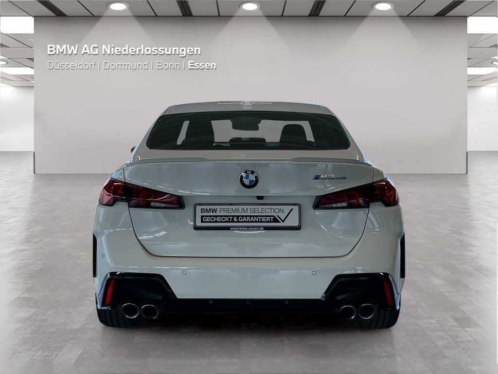 BMW M235