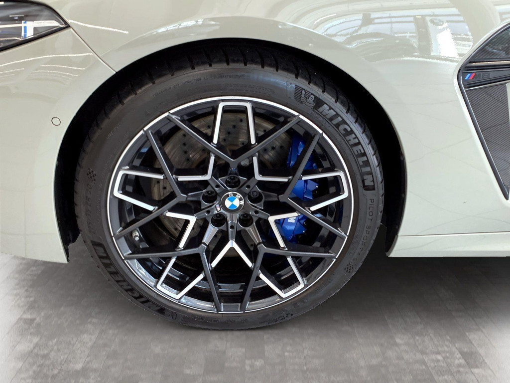 BMW M8