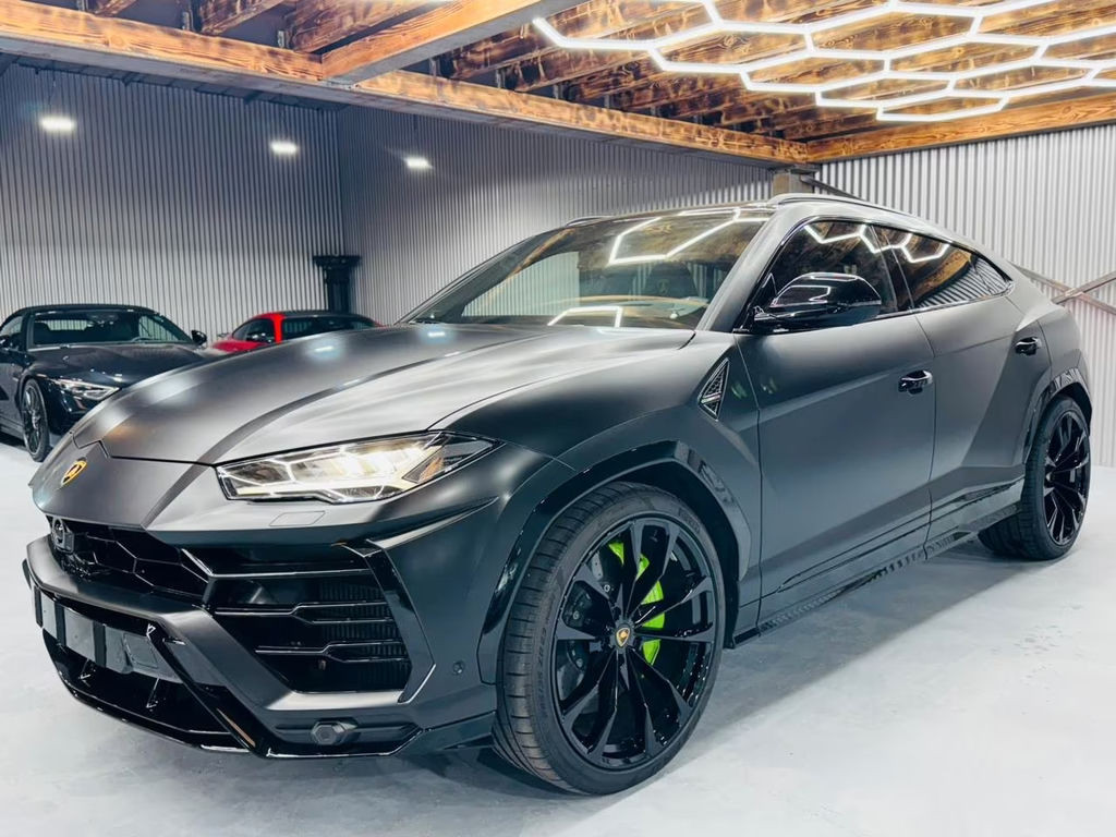 Lamborghini Urus 2023 Benzine