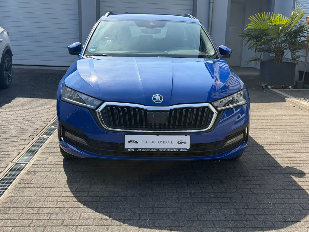 Skoda Octavia 2023 Hybride Benzine