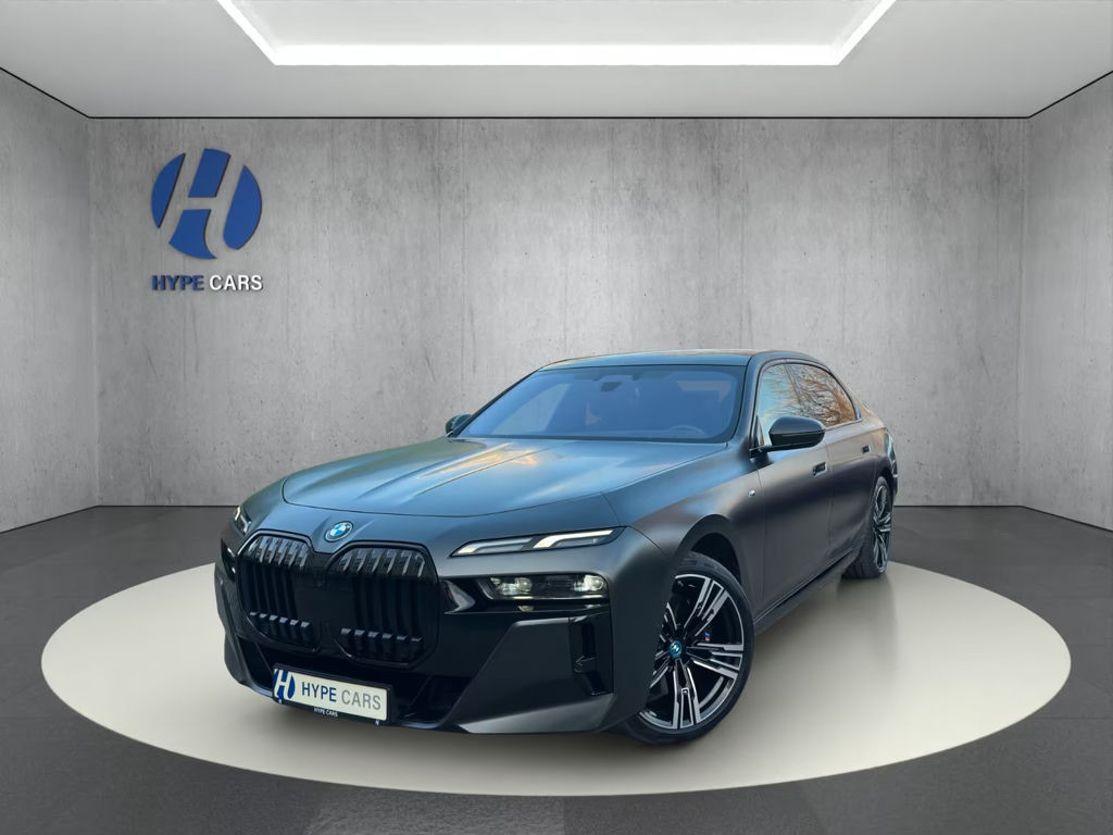 BMW i7