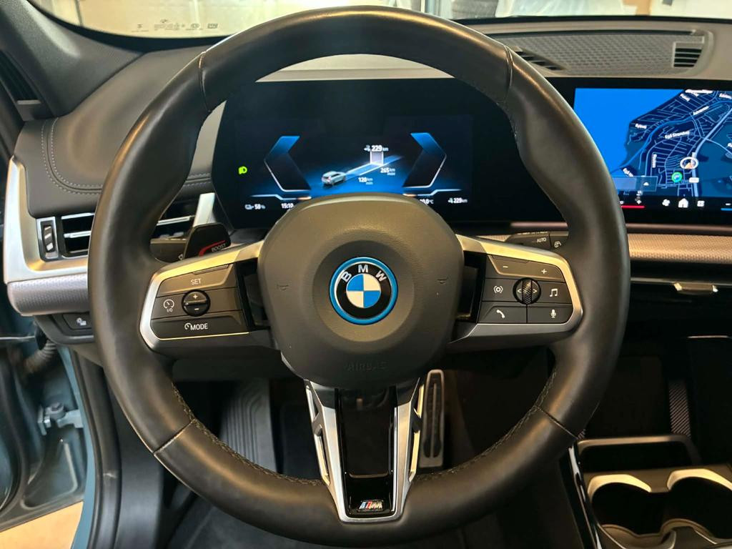 BMW iX1