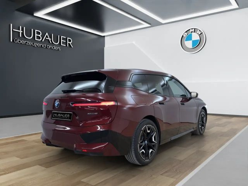 BMW iX