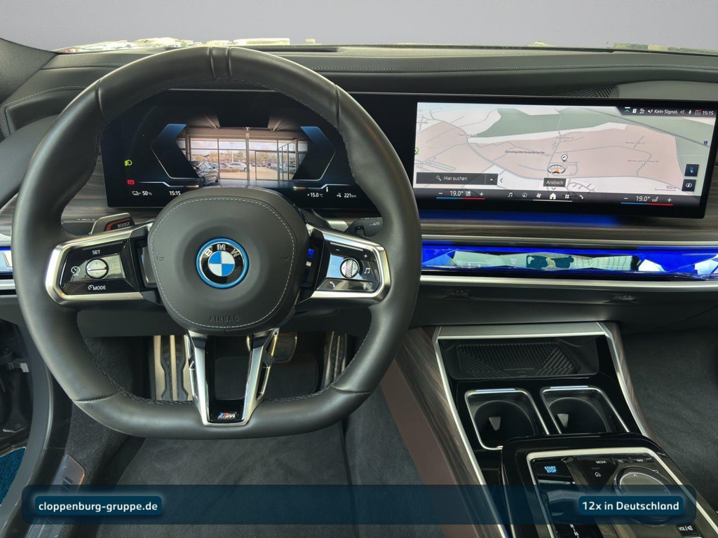 BMW i7